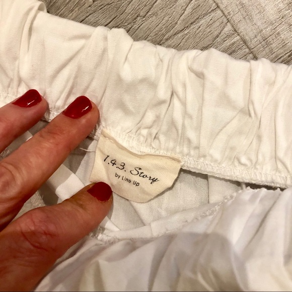 Off shoulder white flirty top - Picture 3 of 7